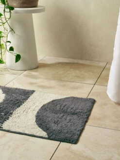 Linen House Cue Charcoal Bath Mat -Linen House Dreamscape Sales Store lh cue charcoal bthmt d2