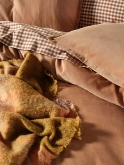 Linen House Clover Spice Throw 9 Linen House Clover Spice Throw -Linen House Dreamscape Sales Store lh den caramel qcs d4 2