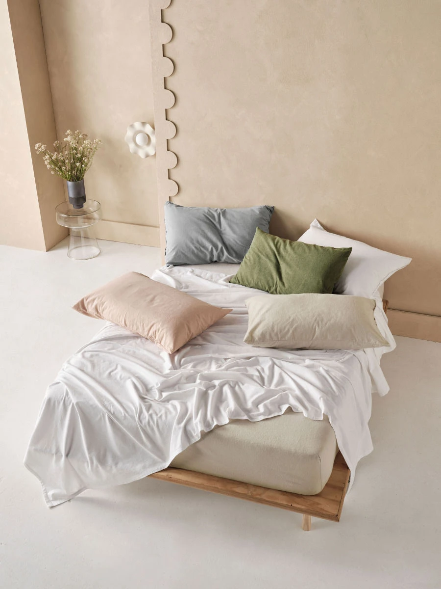 Linen House Flannelette White Plain-Dyed Sheet Set 4 Linen House Flannelette White Plain-Dyed Sheet Set - Image 4