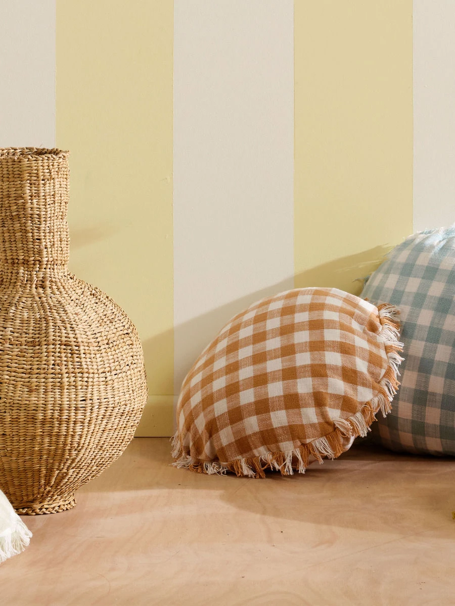 Linen House Tavola Pink Clay Cushion 45cm Round 3 Linen House Tavola Pink Clay Cushion 45cm Round - Image 3